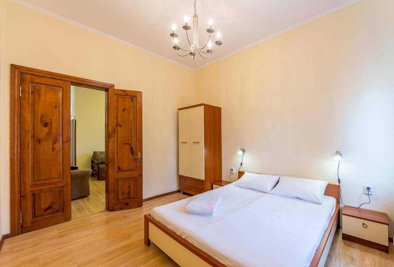 Apartments In The Center On Shota Rustaveli Kiev Exterior foto
